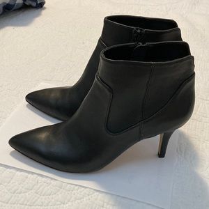 Sole Society side zip heeled leather booties size 8